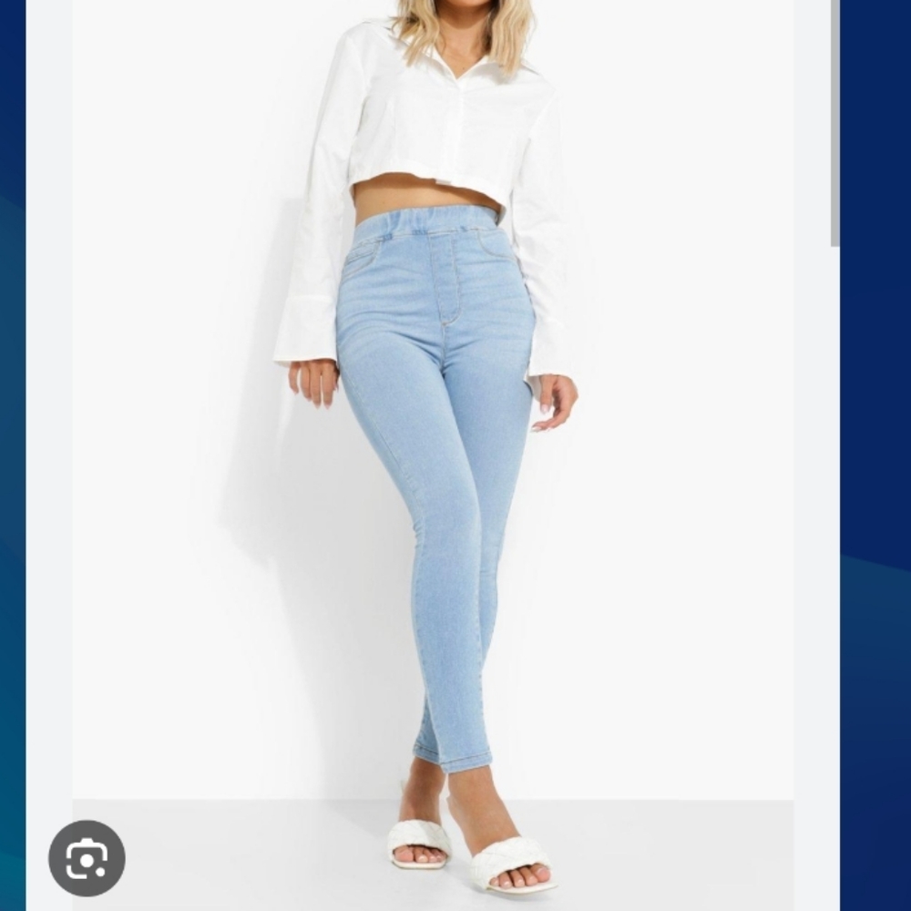Boohoo (Size US 10) Light Blue Wash Basic High Waist Pull-on Jegging (NEW-NWT)